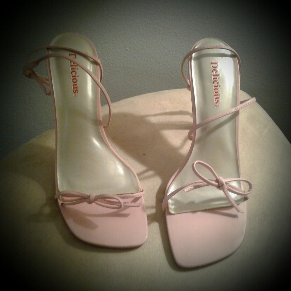 Shoes - Picture 7 of 7